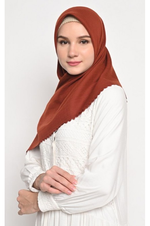 Hijab segi 4 Voal Aisyah Lasercut Stupa Sangria